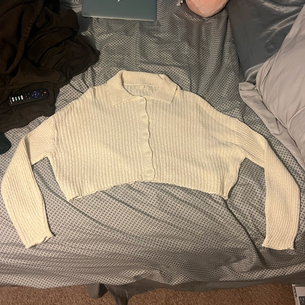 L.A. Hearts Cropped Sweater
